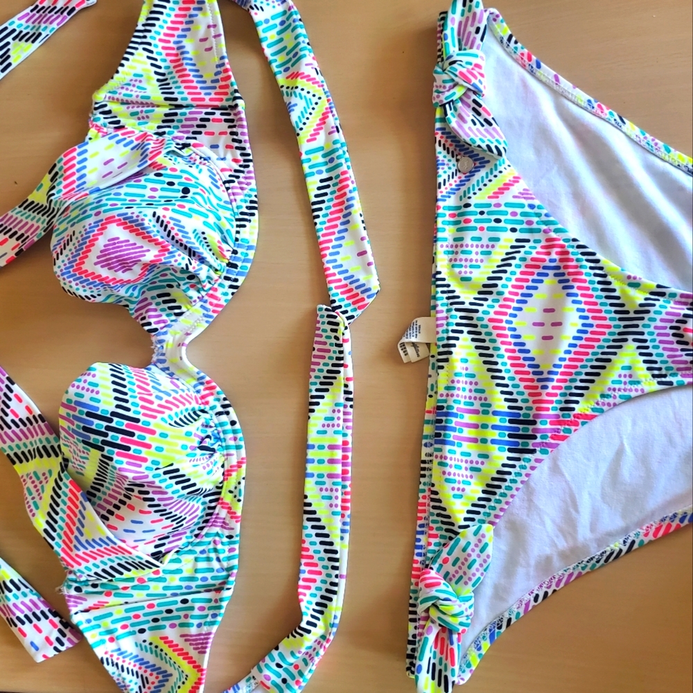 AEO Neon Bikini Geometric Aztec 36C/L